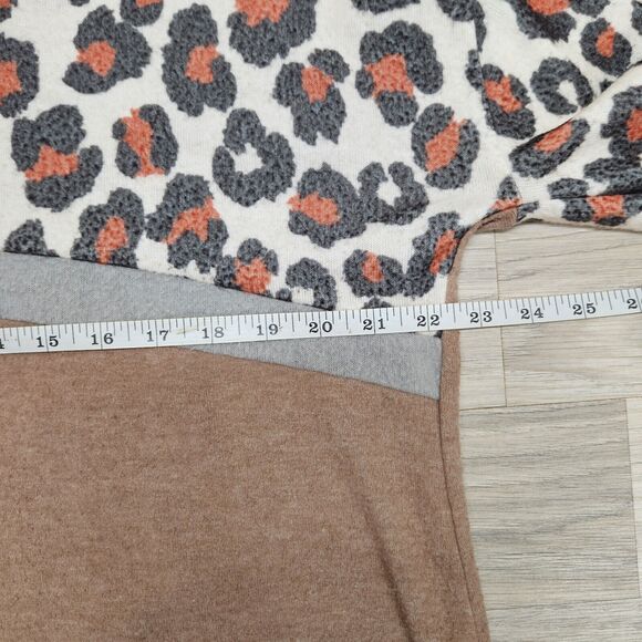 Fantastic Fawn Womens Brown Leopard Colorblock Oversized Sweater Small - Picture 7 of 10